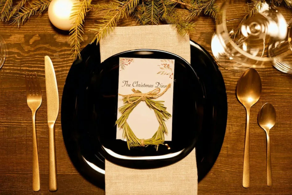 Elegant Christmas Dinner Tables