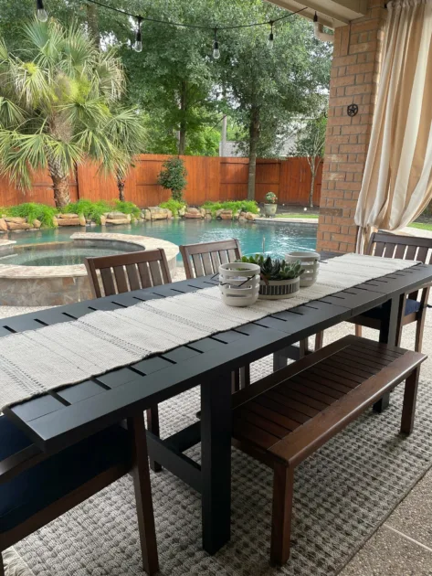 Metal Dinner Tables Poolside With Cloth Table Runner