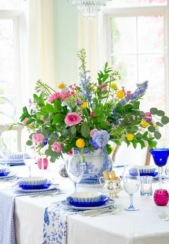 Simple Table Centerpiece For Everyday Blue Toille Floral Glass Vase With Flowers