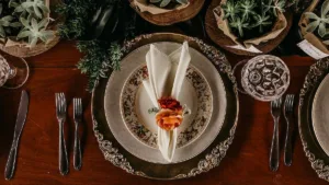 Tips To Create Elegant Dinner Tables For Fancy Gatherings