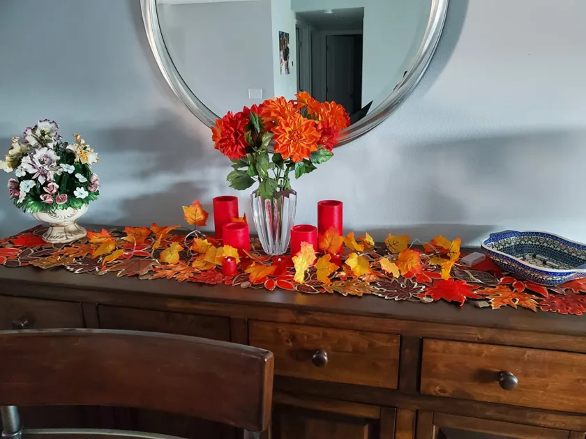 Orange Tablerunner Leaves Mirror Thanksgiving Table Decor