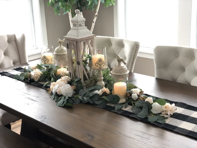 Green Garland Leaves White Roses Black White Plaid Tablerunner Dining Tables Centerpieces