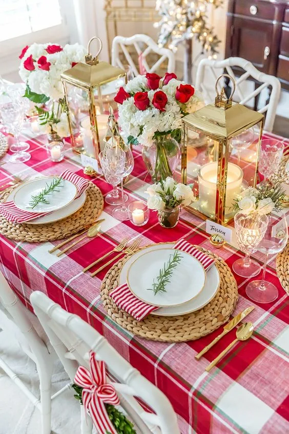 Centerpieces For Dinner Tables Gold Metal Candle Lantern And Floral Bouquet Vase