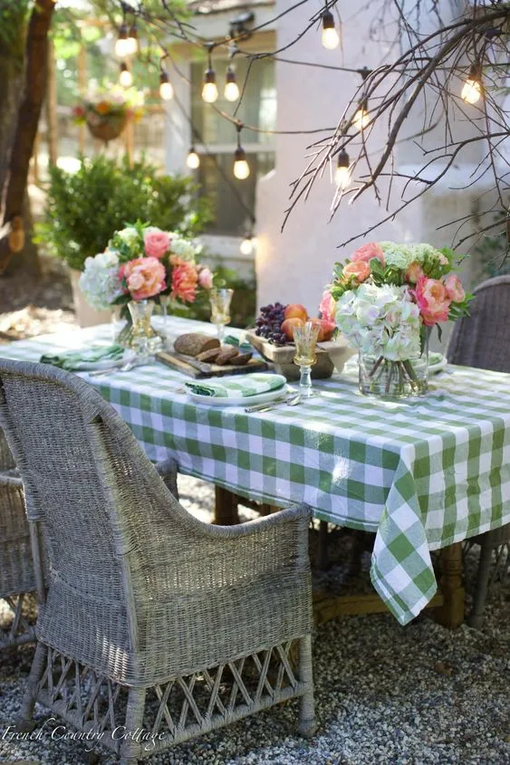 Rectangular Dinner Table Picnic Table Checkered Tablecloth