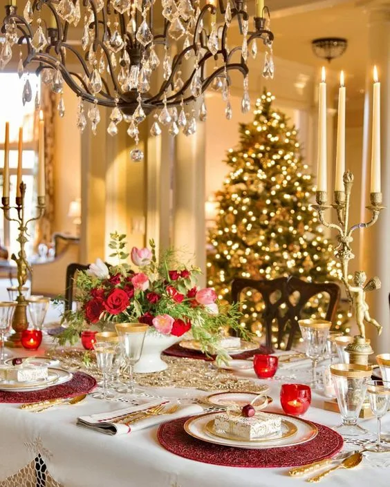 Christmas Dinner Table Decorations Red Textured Placemats And Hanging Chandelier