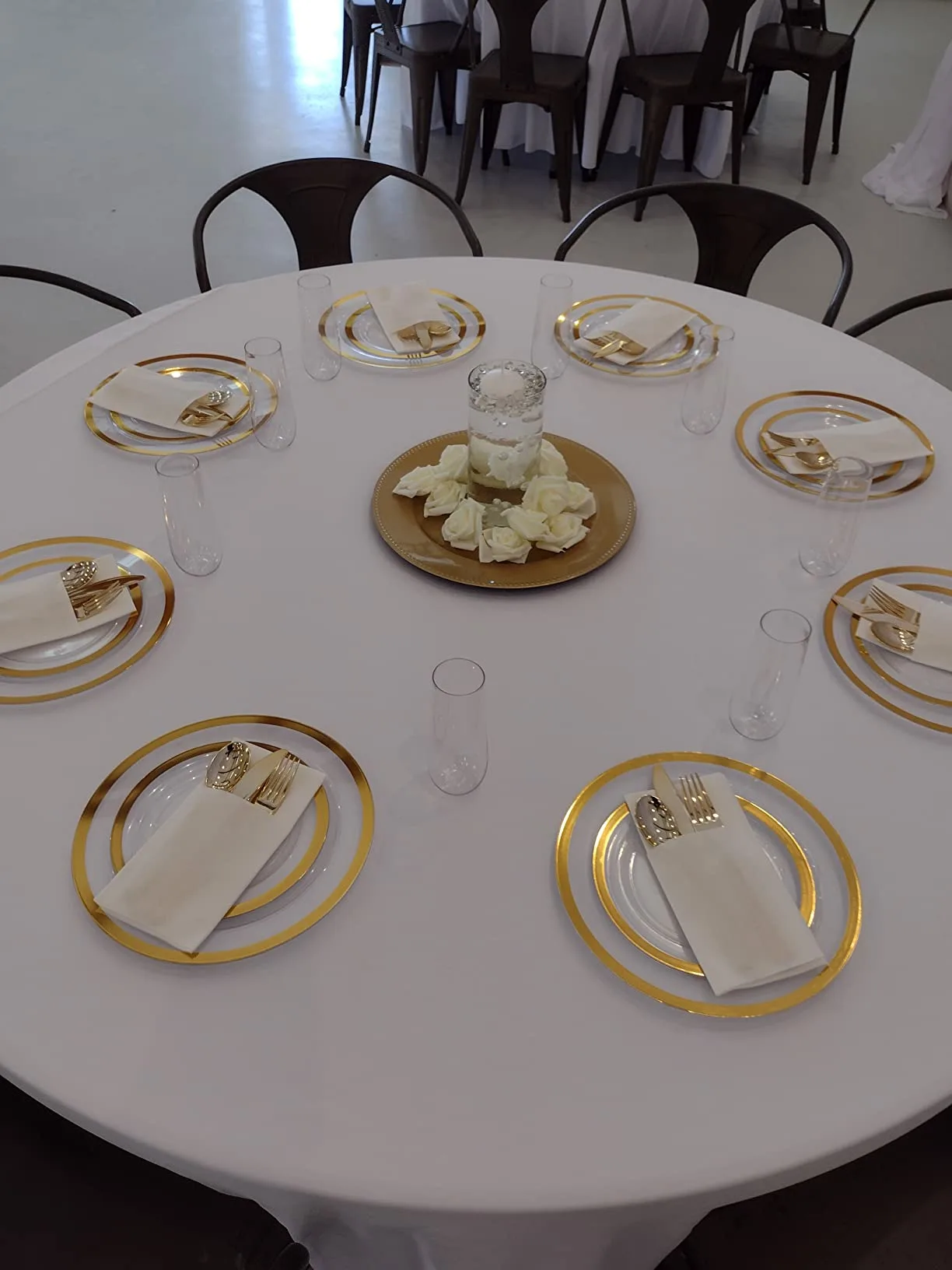 Clear Gold Plates Round Gold Chargerplates White Round Table Top Angle View Dinner Table Setting