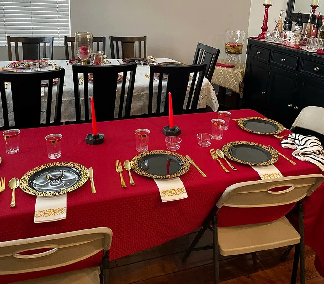 Dinner Party Tablescape Ideas Black Plates On Red Table Cloth