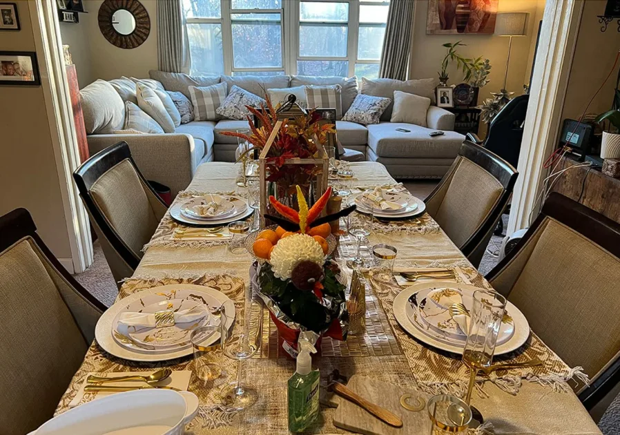 Dinner Party Tablescape Ideas White Plate With Gold Accent