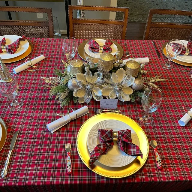 Tablescape Ideas For Summer Red Checkered With Gold Charger Plates