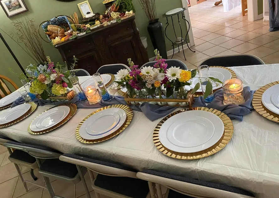 Italian Tablescape Ideas Artificial Flowers Centerpiece With Gold Charger Plate Setting